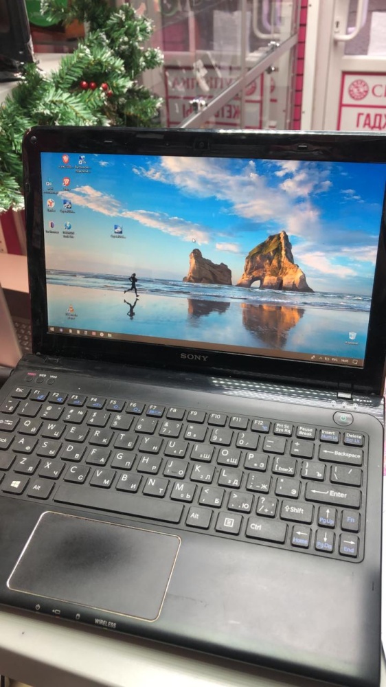 Нетбук SONY SVE111B11V